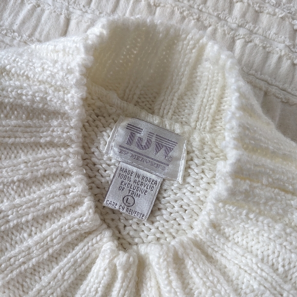 VNTG | White Cable Knit Sweater (size L) - Picture 5 of 6